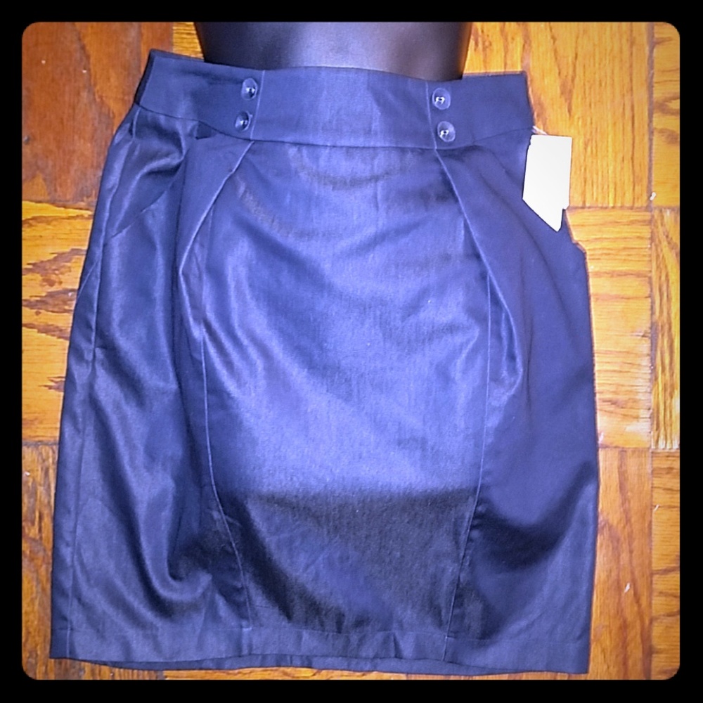 NWT Soft Material Denim Skirt Size 10